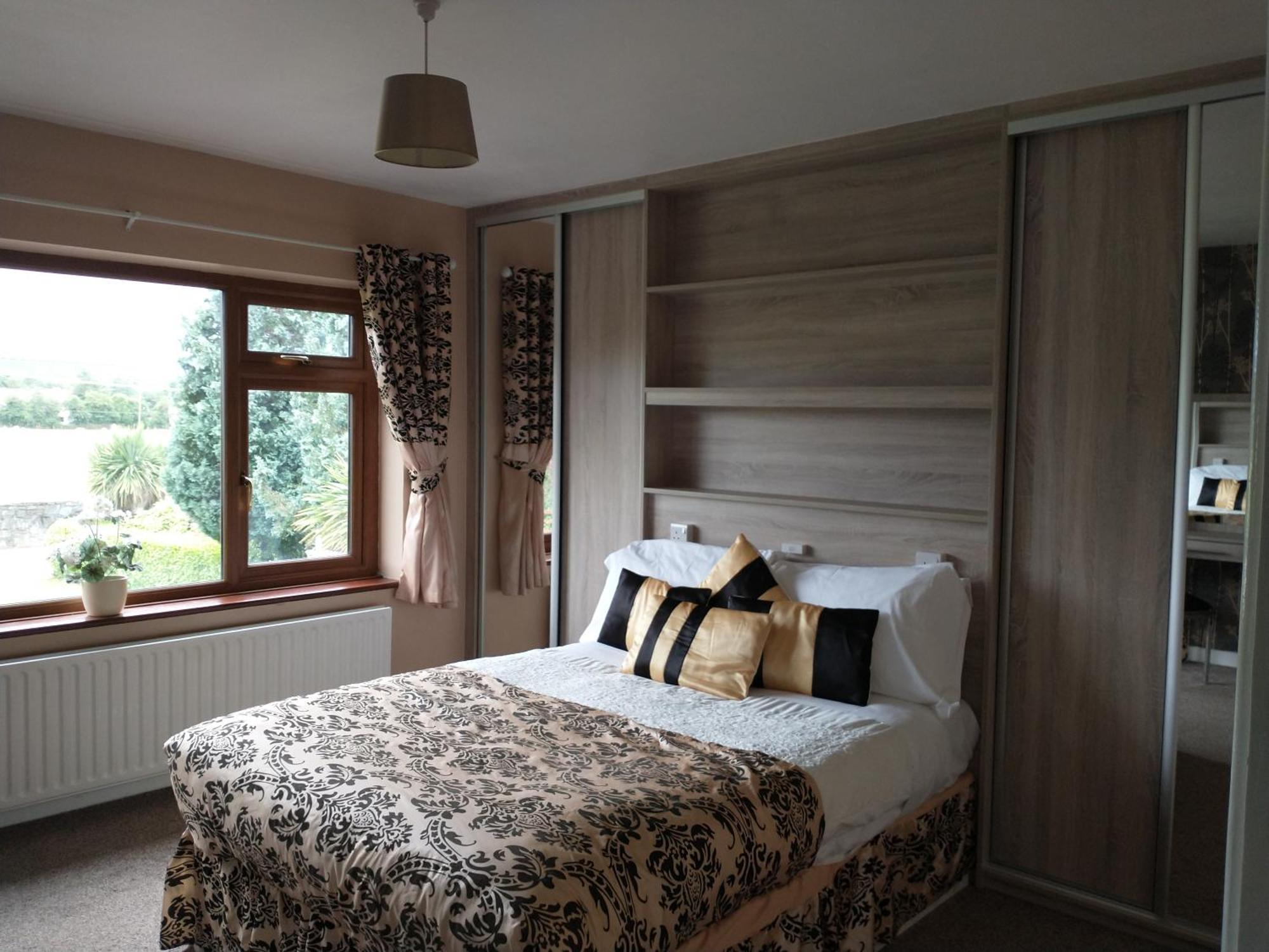 Shepherds Lodge B&B Killarney Room photo